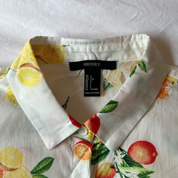 Cropped Button-Down Tank - Picture 3 of 5